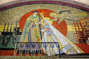 MOSAIQUE DE LA PREMIERE COMMUNION DE THERESE, CRYPTE DE LA BASILIQUE SAINTE-THERESE DE LISIEUX CONSTRUITE EN 1929 EN L'HONNEUR DE SAINTE-THERESE DE L'ENFANT JESUS CANONISE EN 1925, STYLE ROMANO-BYZANTIN, LISIEUX, PAYS D'AUGE, CALVADOS, NORMANDIE, FRANCE 