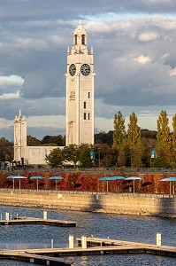 BASSIN ET TOUR DE L'HORLOGE, FLEUVE SAINT-LAURENT, VILLE DE MONTREAL, QUEBEC, CANADA 