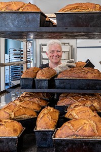 PRODUCTION DE PAIN BIO PAR BLANDINE ZOUTARD, MESNIL-SUR-ITON, EURE, NORMANDIE, FRANCE, EUROPE 