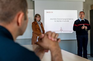 FORMATION D'ACCOMPAGNEMENT A LA REPRISE D'ACTIVITE, AVEC LE DIRECTEUR DU SDIS27 EMMANUEL DUCOURET ET LA DRH, SERVICE DEPARTEMENTAL D'INCENDIE ET DE SECOURS DE L'EURE, EVREUX, FRANCE 