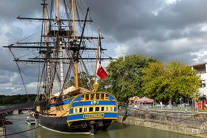 FREGATE L'HERMIONE DANS SON PORT D'ATTACHE, ROCHEFORT, CHARENTE-MARITIME, FRANCE 