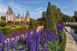 JARDIN A LA FRANCAISE REALISE SUIVANT LES PLANS DU JARDINIER DU ROI LOUIS XIV, ANDRE LE NOTRE, CHATEAU DE MAINTENON, EURE-ET-LOIR (28), FRANCE 