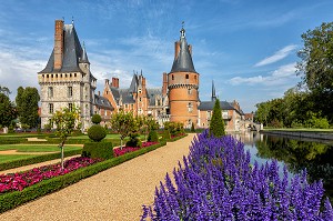 JARDIN A LA FRANCAISE REALISE SUIVANT LES PLANS DU JARDINIER DU ROI LOUIS XIV, ANDRE LE NOTRE, CHATEAU DE MAINTENON, EURE-ET-LOIR (28), FRANCE 