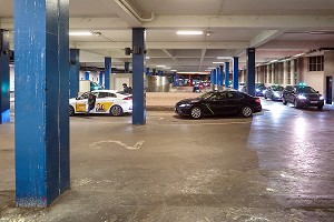 STATION DE TAXIS SOUS LA GARE MONTPARNASSE, PARIS 15EME, FRANCE 