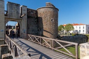 ENTREE DU FORT VAUBAN AVEC SON PONT LEVIS, FOURAS CHARENTE-MARITIME (17), FRANCE 