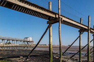 CARRELETS DE PECHE, PECHERIE SUR PILOTIS, FOURAS, CHARENTE-MARITIME (17), FRANCE 