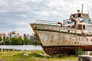 EPAVE DU BATEAU LE BOEDIC COULE EN 2015, CAEN, CALVADOS, NORMANDIE, FRANCE 