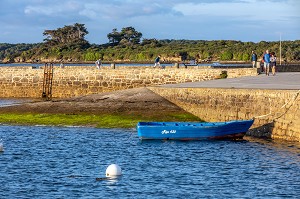 LE PONT DE SAINT-CADO, BELZ, MORBIHAN, BRETAGNE, FRANCE 