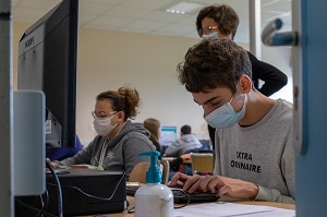 SALLE INFORMATIQUE, COLLEGE DE RUGLES, RUGLES, EURE, NORMANDIE, FRANCE 