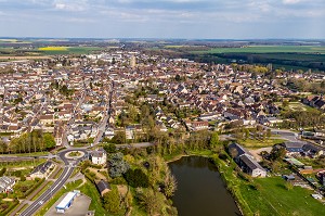 VILLE DE VERNEUIL-SUR-AVRE, VUE DE DRONE, EURE, NORMANDIE, FRANCE 