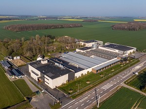 USINE DE FABRICATION DE CHOCOLATERIE CLUIZEL, VUE DE DRONE, DAMVILLE, MESNIL-SUR-ITON, EURE, NORMANDIE, FRANCE 