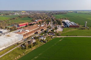 USINE EUROFOIL ET USINE FRAMATOME, LA CITE DU MOULIN A PAPIER, VILLE DE RUGLES VUE DE DRONE, EURE, NORMANDIE, FRANCE 