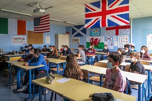 SALLE DE CLASSE ET D'ANGLAIS, COLLEGE VICTOR HUGO DE RUGLES, RUGLES, EURE, NORMANDIE, FRANCE 