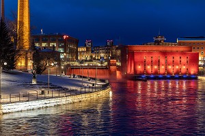 PROMENADE DES ECLUSES DE L'AMOUR, CHUTES DE TAMMERKOSKI AVEC SA CENTRALE HYDRO-ELECTRIQUE, ILLUMINATION DE NUIT, TAMPERE, FINLANDE, EUROPE 