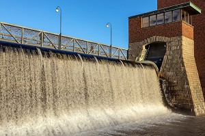 PROMENADE DES ECLUSES DE L'AMOUR, CHUTES DE TAMMERKOSTKI A COTE DE LA CENTRALE HYDRO-ELECTRIQUE, TAMPERE, FINLANDE, EUROPE 