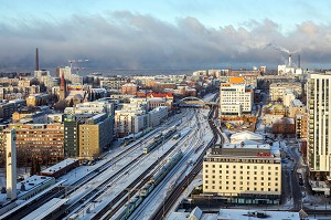 CENTRE-VILLE ET LA GARE CENTRALE DEPUIS LE BAR PANORAMIQUE MORO SKY BAR, TAMPERE, FINLANDE, EUROPE 