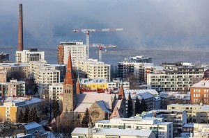 CENTRE-VILLE ET CATHEDRALE DEPUIS LE BAR PANORAMIQUE MORO SKY BAR, TAMPERE, FINLANDE, EUROPE 