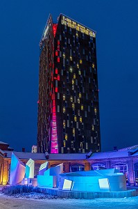 IMMEUBLE MODERNE DE L'HOTEL TORNI SOLO SOKOS AVEC LE MORO SKY BAR AU DERNIER ETAGE, TAMPERE, FINLANDE, EUROPE 