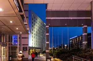 COMPLEXE MODERNE, MAISON DE TAMPERE, MUUMIMUSEO (MUSEE DES MOUMINES) ET HOTEL COURTYARD BY MARRIOTT, TAMPERE, FINLANDE, EUROPE 