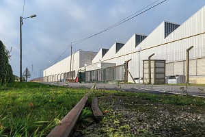 USINE EUROFOIL, SOCIETE SPECIALISEE DANS LA METALLURGIE DE L'ALUMINIUM, RUGLES, EURE, NORMANDIE, FRANCE 