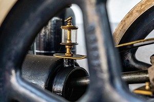 HUILEUR MOTEUR GARDNER 1 A, MUSEE VIVANT DE L'ENERGIE, RAI, ORNE, NORMANDIE, FRANCE 