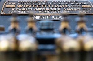 PLAQUE CONSTRUCTEUR MOTEUR WINTERTHUR, MUSEE VIVANT DE L'ENERGIE, RAI, ORNE, NORMANDIE, FRANCE 