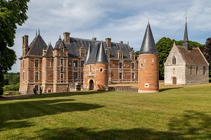 CHATEAU DE CHAMBRAY DU XVI EME SIECLE, SITE CLASSE AUX MONUMENTS HISTORIQUES FRANCAIS QUI ABRITE DANS SON DOMAINE LE LYCEE AGRICOLE, MESNIL-SUR-ITON, EURE, NORMANDIE, FRANCE 