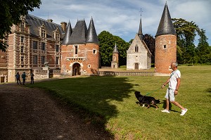 CHATEAU DE CHAMBRAY DU XVI EME SIECLE, SITE CLASSE AUX MONUMENTS HISTORIQUES FRANCAIS QUI ABRITE DANS SON DOMAINE LE LYCEE AGRICOLE, MESNIL-SUR-ITON, EURE, NORMANDIE, FRANCE 