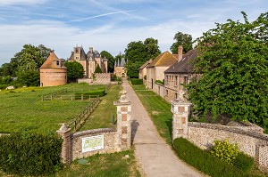 CHATEAU DE CHAMBRAY DU XVI EME SIECLE, SITE CLASSE AUX MONUMENTS HISTORIQUES FRANCAIS QUI ABRITE DANS SON DOMAINE LE LYCEE AGRICOLE, MESNIL-SUR-ITON, EURE, NORMANDIE, FRANCE 