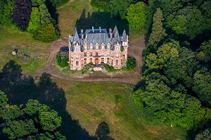 CHATEAU DE L'HERMITE EN RENOVATION AU MILIEU DE LA FORET, AMBENAY, EURE, NORMANDIE, FRANCE 