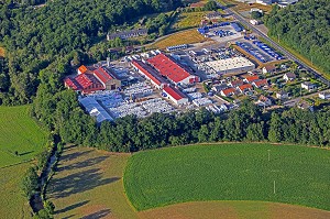 ENTREPRISE PAPREC, USINE DE RECYCLAGE DE DECHETS INDUSTRIELS ET MENAGERS, NEAUFLES-AUVERGNY, EURE, NORMANDIE, FRANCE 