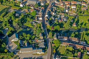 LA VALLEE DE LA RISLE, LA NEUVE-LYRE, EURE, NORMANDIE, FRANCE 