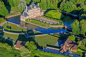 CHATEAU DE BEAUMESNIL DU XVII EME SIECLE, EPOQUE LOUIS XIII EN BRIQUES ET PIERRE, EURE, NORMANDIE, FRANCE 