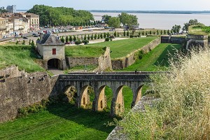 ENTREE PORTE DAUPHINE, CITADELLE DE BLAYE, FORTIFICATION CONSTRUITE PAR VAUBAN, GIRONDE, FRANCE 