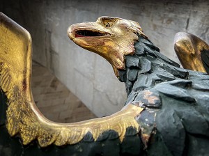 L'AIGLE DORE DU LUTRIN DE PRIERE, ABBAYE DU BEC, LE BEC-HELLOUIN, EURE, NORMANDIE, FRANCE 