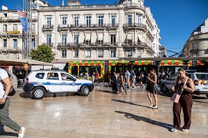 INTERVENTION DE LA POLICE MUNICIPALE, PLACE DE LA COMEDIE, MONTPELLIER, HERAULT, OCCITANIE, FRANCE 