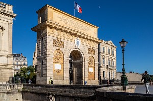 ARC DE TRIOMPHE CONSTRUIT EN 1692, MONTPELLIER, HERAULT, OCCITANIE, FRANCE 