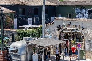 MARCHE DU LEZ, MARCHE BRANCHE ET ARTISTIQUE AVEC FOOD TRUCKS, MONTPELLIER, HERAULT, OCCITANIE, FRANCE 