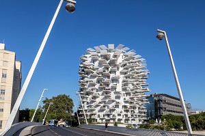 IMMEUBLE MODERNE L'ARBRE BLANC, ARCHITECTES SOO FOUJIMOTO, NICOLAS LAISNE ET MANAL RACHDI, BATIMENT ELU PLUS BEL IMMEUBLE RESIDENTIEL DU MONDE EN 2019, PLACE CHRISTOPHE COLOMB, MONTPELLIER, HERAULT, OCCITANIE, FRANCE 