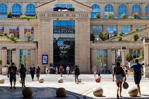 ENTREE DU CENTRE COMMERCIAL POLYGONE, MONTPELLIER, HERAULT, OCCITANIE, FRANCE 