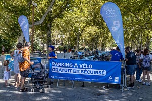 PARKING A VELO GRATUIT ET SECURISE MIS A DISPOSITION PAR LA VILLE POUR LA TRANSITION ECOLOGIQUE ET SOLIDAIRE, MONTPELLIER, HERAULT, OCCITANIE, FRANCE 