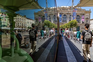 STATION DE TRAMWAY DEVANT L'OPERA, PLACE DE LA COMEDIE, MONTPELLIER, HERAULT, OCCITANIE, FRANCE 