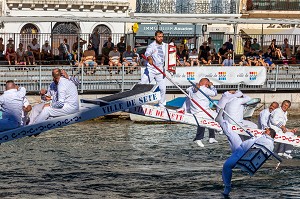 BARQUE AUX COULEURS TOURNOI DE JOUTES NAUTIQUES LANGUEDOCIENNES, SETE, HERAULT, OCCITANIE, FRANCE 