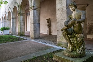 COUR INTERIEURE, MUSEE DES BEAUX-ARTS, CARCASSONNE, AUDE, OCCITANIE, FRANCE 