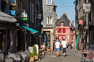 MAISONS MEDIEVALES DU XV EME SIECLE, RUE DE LA LAINERIE, DINAN, COTES-D'AMOR, BRETAGNE, FRANCE 