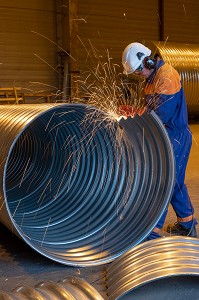 FABRICATION DE BASSINS D'ORAGES ET DE RESERVOIRS METALLIQUES, SAT, SOCIETE AIGLONNES DE TUBES, RAI, ORNE, NORMANDIE, FRANCE 