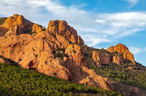 LES ROCHES ROUGES DU MASSIF DE L'ESTEREL, SAINT-RAPHAEL, VAR, FRANCE 