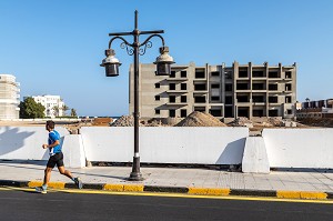 CONSTRUCTION EN COURS D'UNE VILLE EN PERPETUEL CHANTIER, HURGHADA, EGYPTE, AFRIQUE 