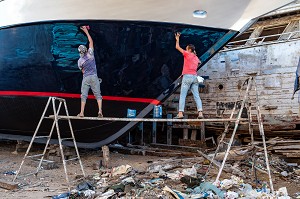 CHANTIERS NAVALS ET REPARATION DES BATEAUX SUR LA MARINA, HURGHADA, EGYPTE, AFRIQUE 