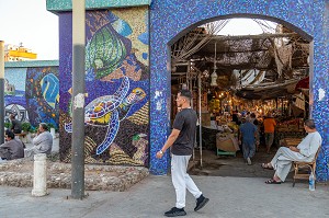 ENTREE DU SOUK RECOUVERT DE MOSAIQUES, MARCHE EL DAHAR, QUARTIER POPULAIRE DE LA VIEILLE VILLE, HURGHADA, EGYPTE, AFRIQUE 